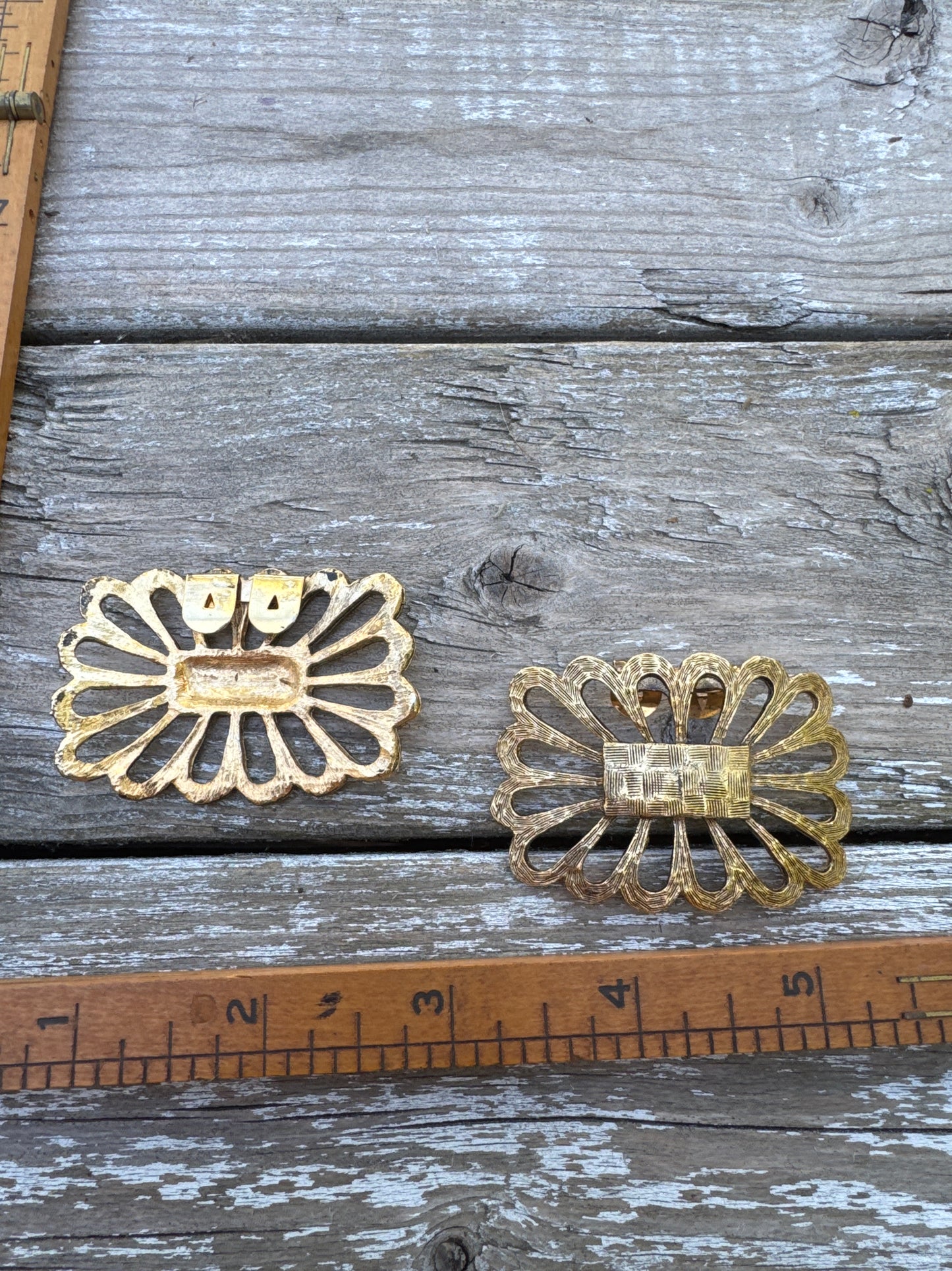 Vintage Gold Tone Filigree Shoe Clips - Ornate Art Deco Style Pair