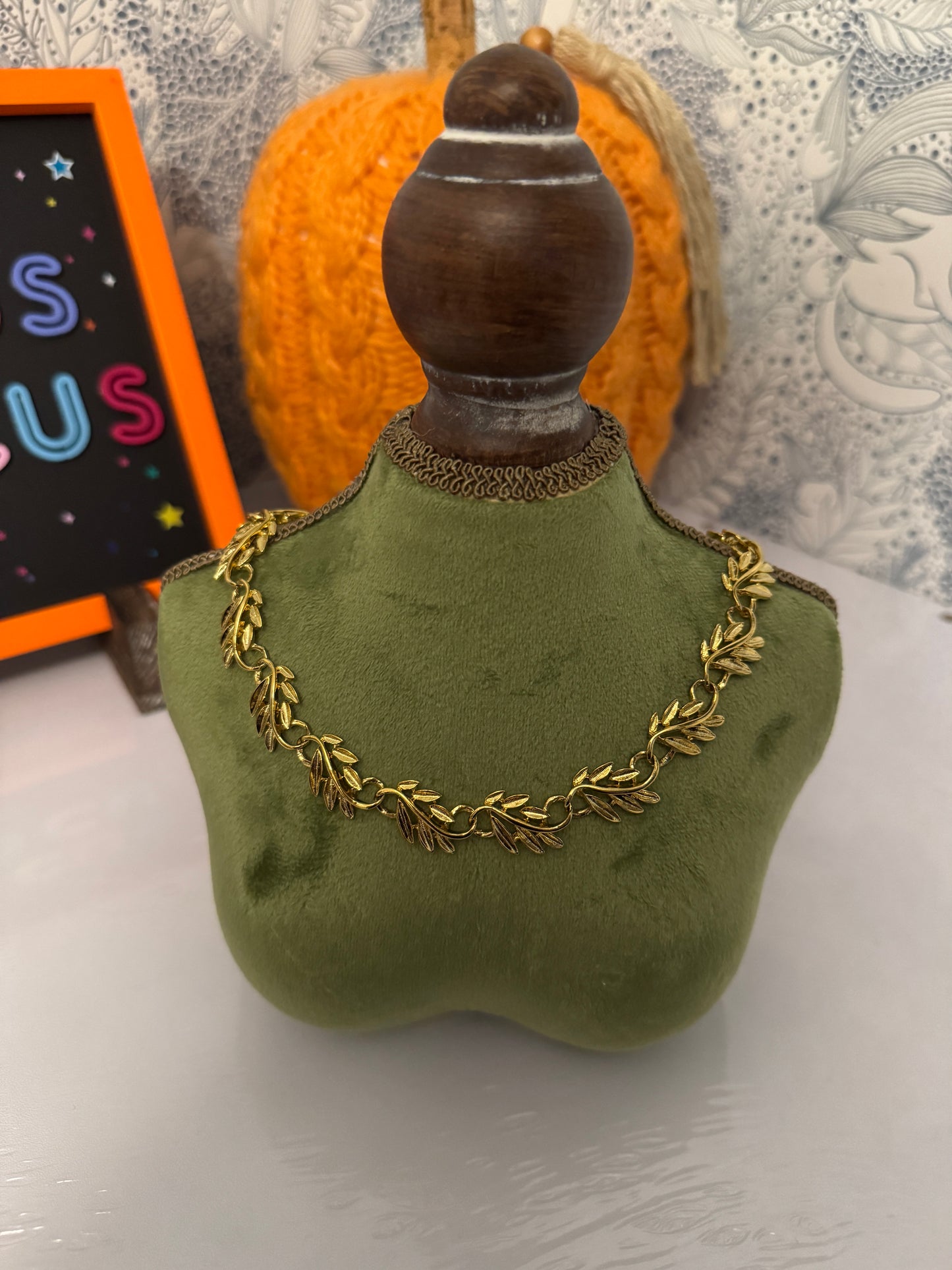 Vintage Gold Leaf Link Necklace - Garden Party Glamour