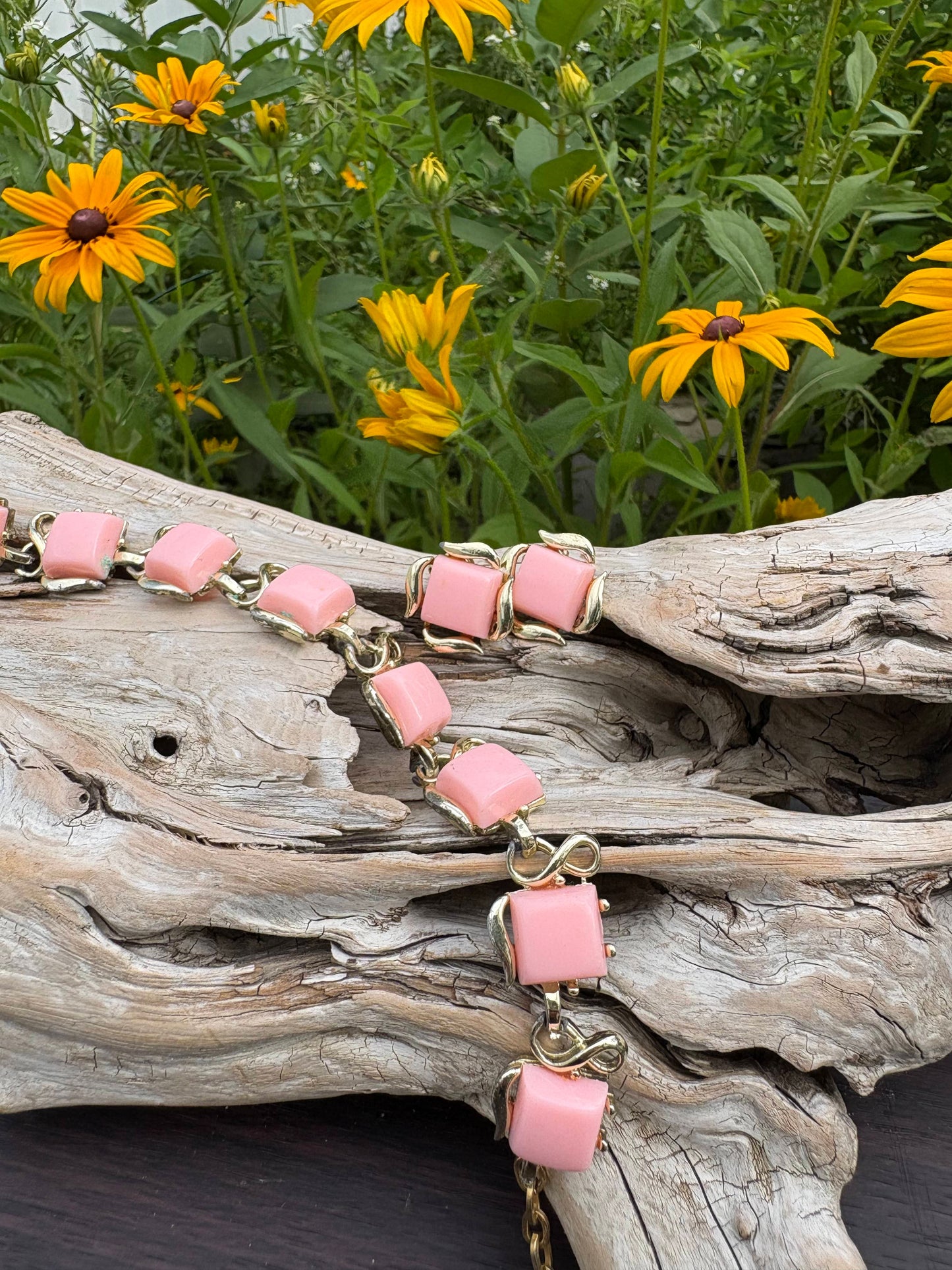 Vintage bracelet collection at Dirty30Vintage. Authentic vintage jewelry with character & style. Classic vintage jewelry sets!