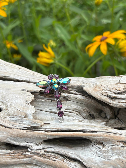 Stunning vintage brooch from Dirty30Vintage. Authentic vintage jewelry with character & style. Perfect vintage accessory with fast shipping!