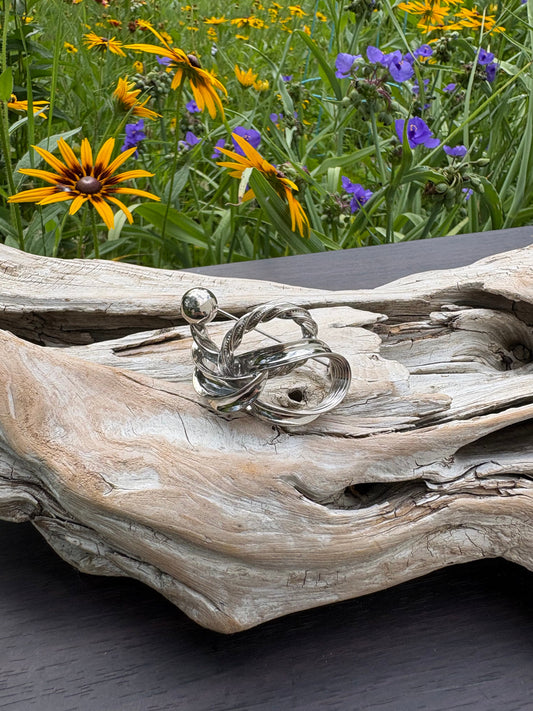 Stunning vintage brooch from Dirty30Vintage. Authentic vintage jewelry with character & style. Perfect vintage accessory with fast shipping!