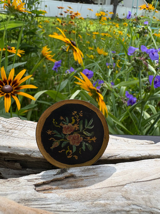 Stunning vintage brooch from Dirty30Vintage. Authentic vintage jewelry with character & style. Perfect vintage accessory with fast shipping!