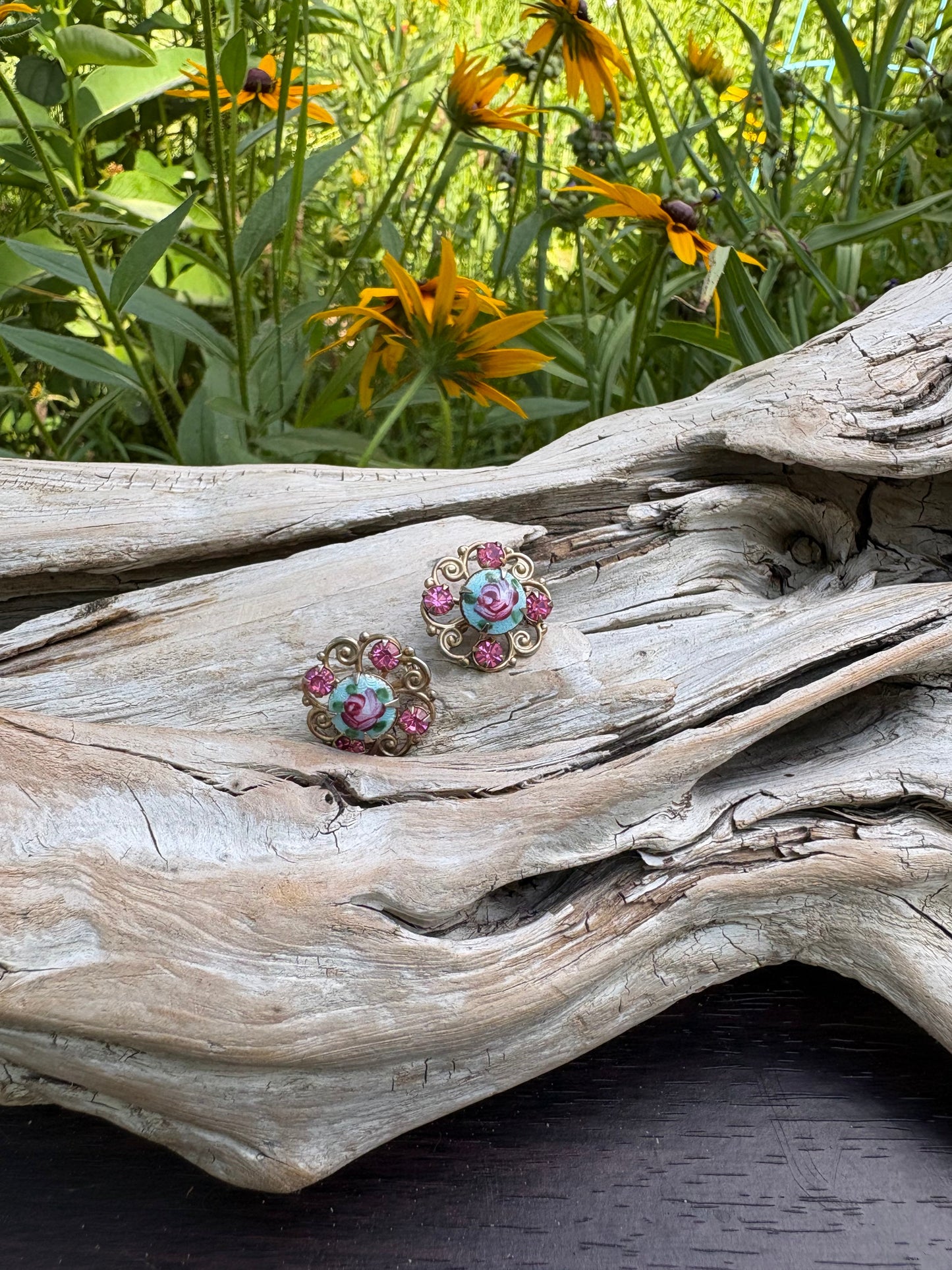 Gorgeous vintage earrings at Dirty30Vintage. Authentic vintage jewelry with character & style. Shop vintage earrings with fast shipping!