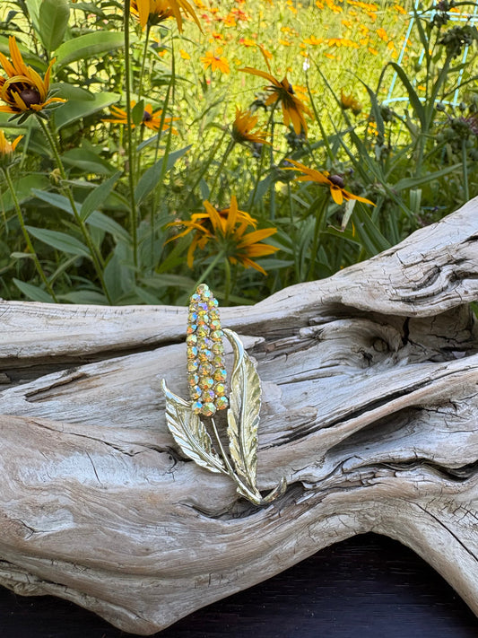 Stunning vintage brooch from Dirty30Vintage. Authentic vintage jewelry with character & style. Perfect vintage accessory with fast shipping!