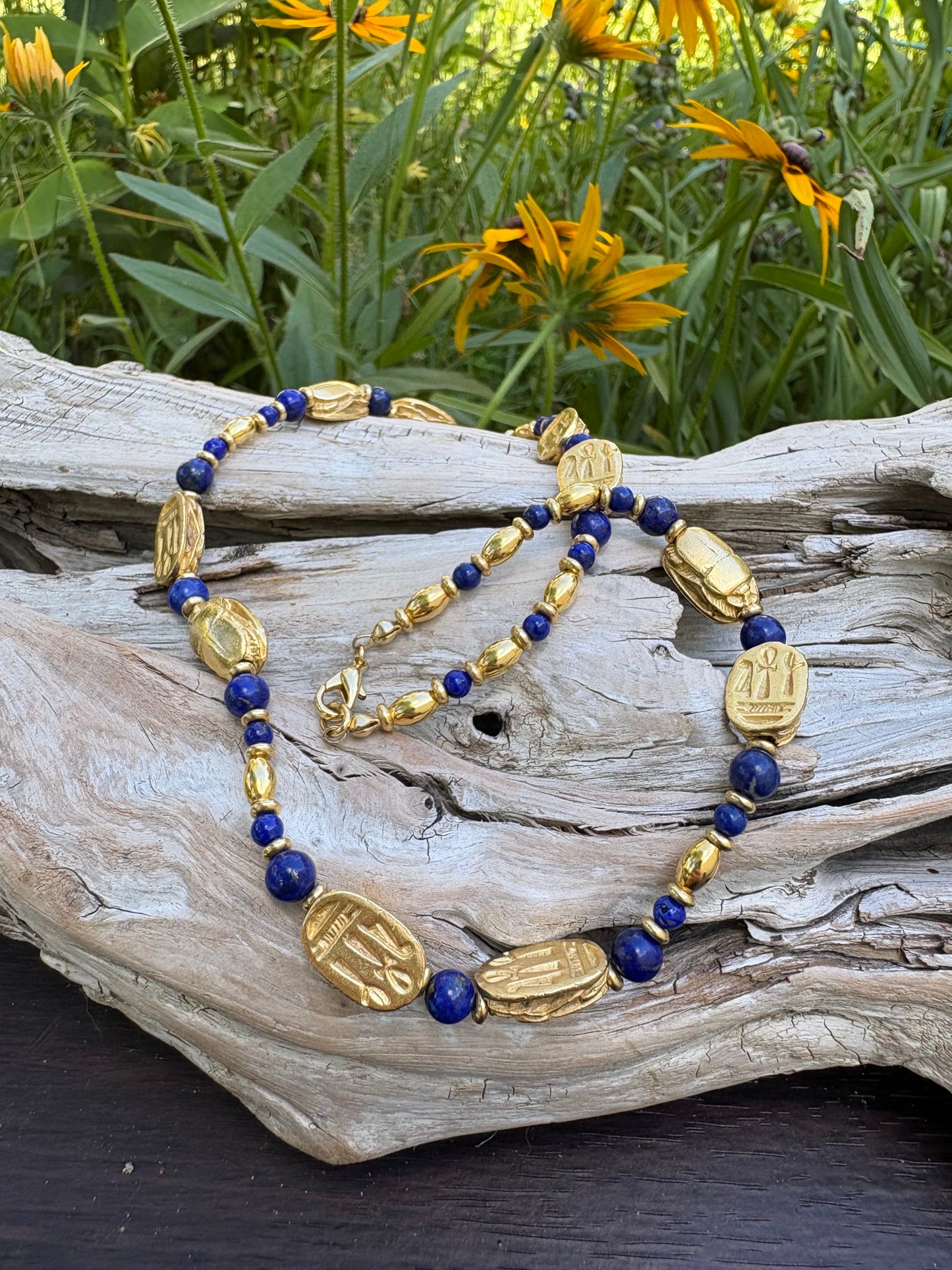Beautiful vintage necklace from Dirty30Vintage. Authentic vintage jewelry with character & style. Timeless vintage jewelry pieces!