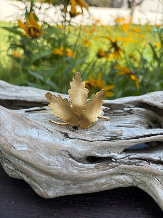 Stunning vintage brooch from Dirty30Vintage. Authentic vintage jewelry with character & style. Perfect vintage accessory with fast shipping!