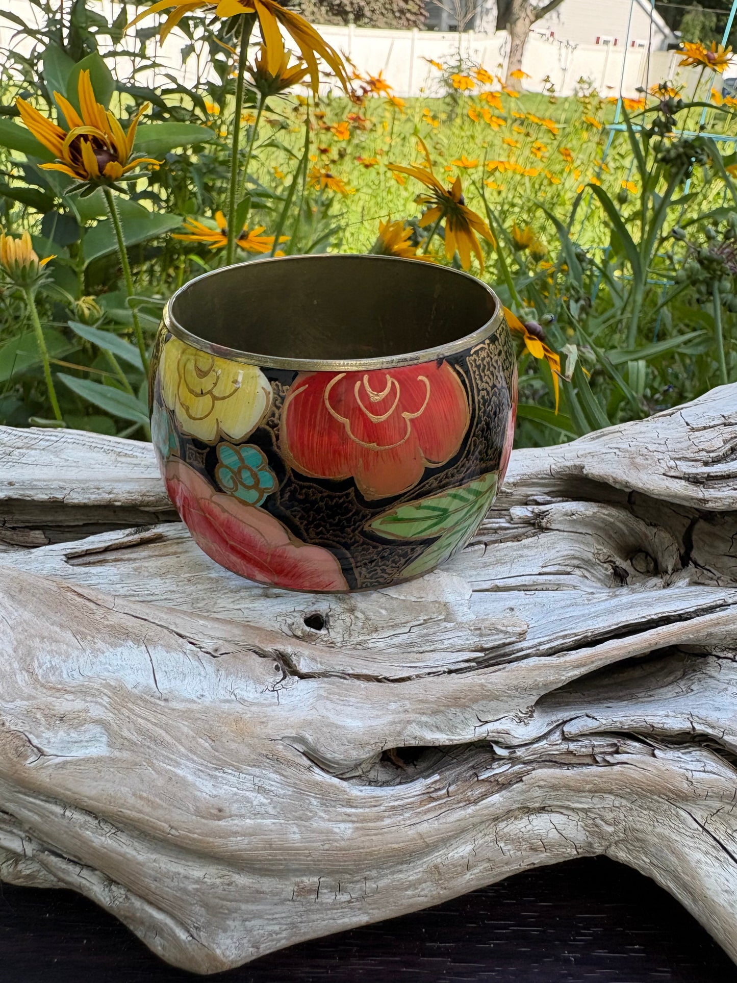 Authentic vintage jewelry with character & style. Unique vintage accessories with fast shipping!