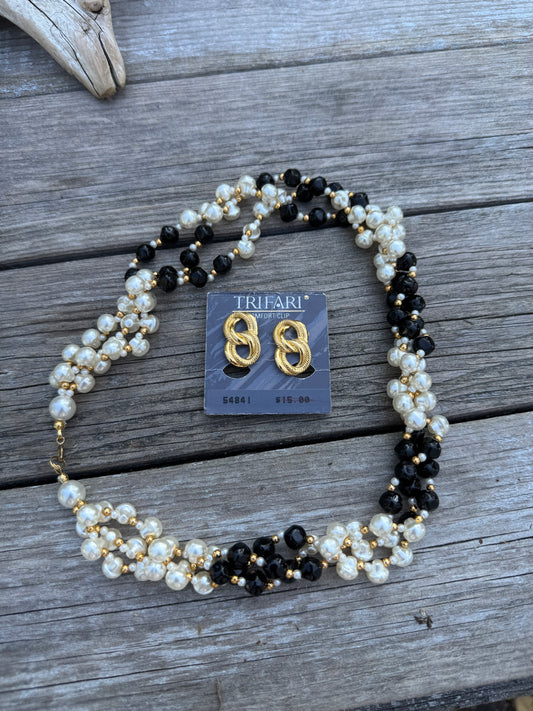 Vintage 1960s White & Black Beaded Necklace & Earrings Set