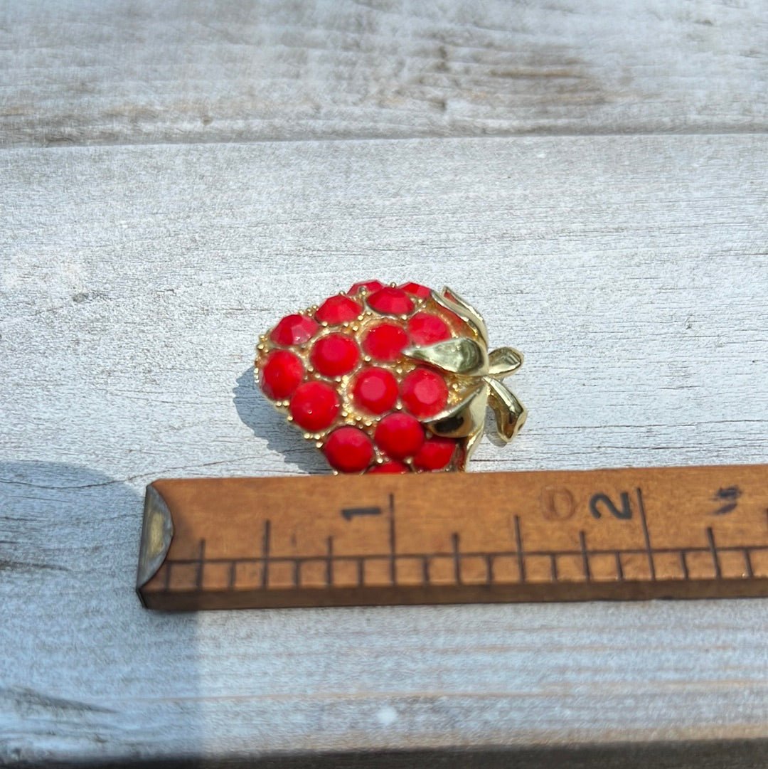 Vintage Strawberry Brooch - Dirty30 Vintage