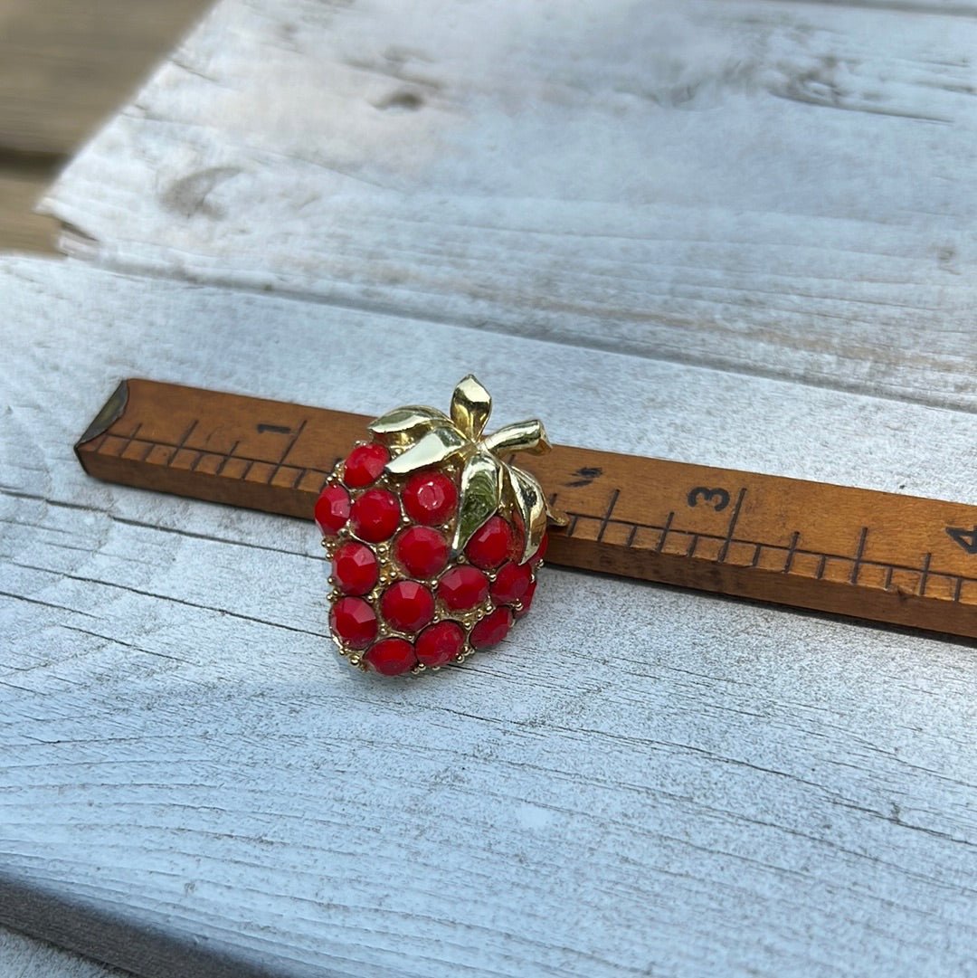 Vintage Strawberry Brooch - Dirty30 Vintage