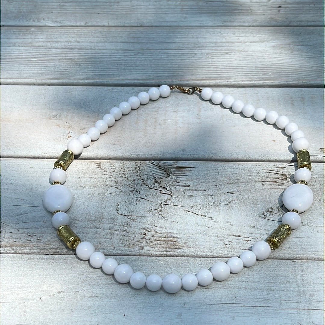 Vintage White Beaded Necklace - Dirty30 Vintage