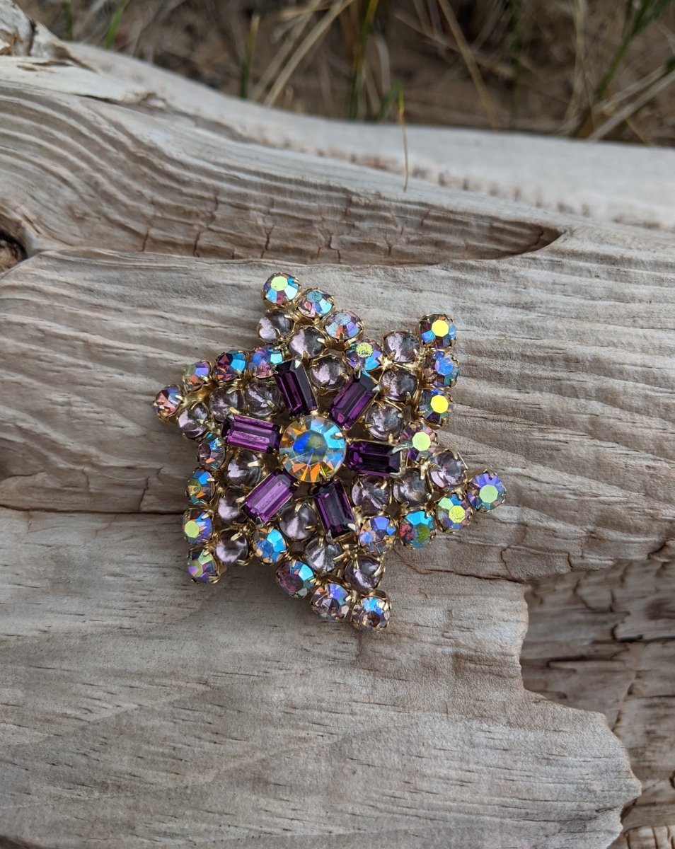 Pinwheel Flower Brooch - Dirty30 Vintage