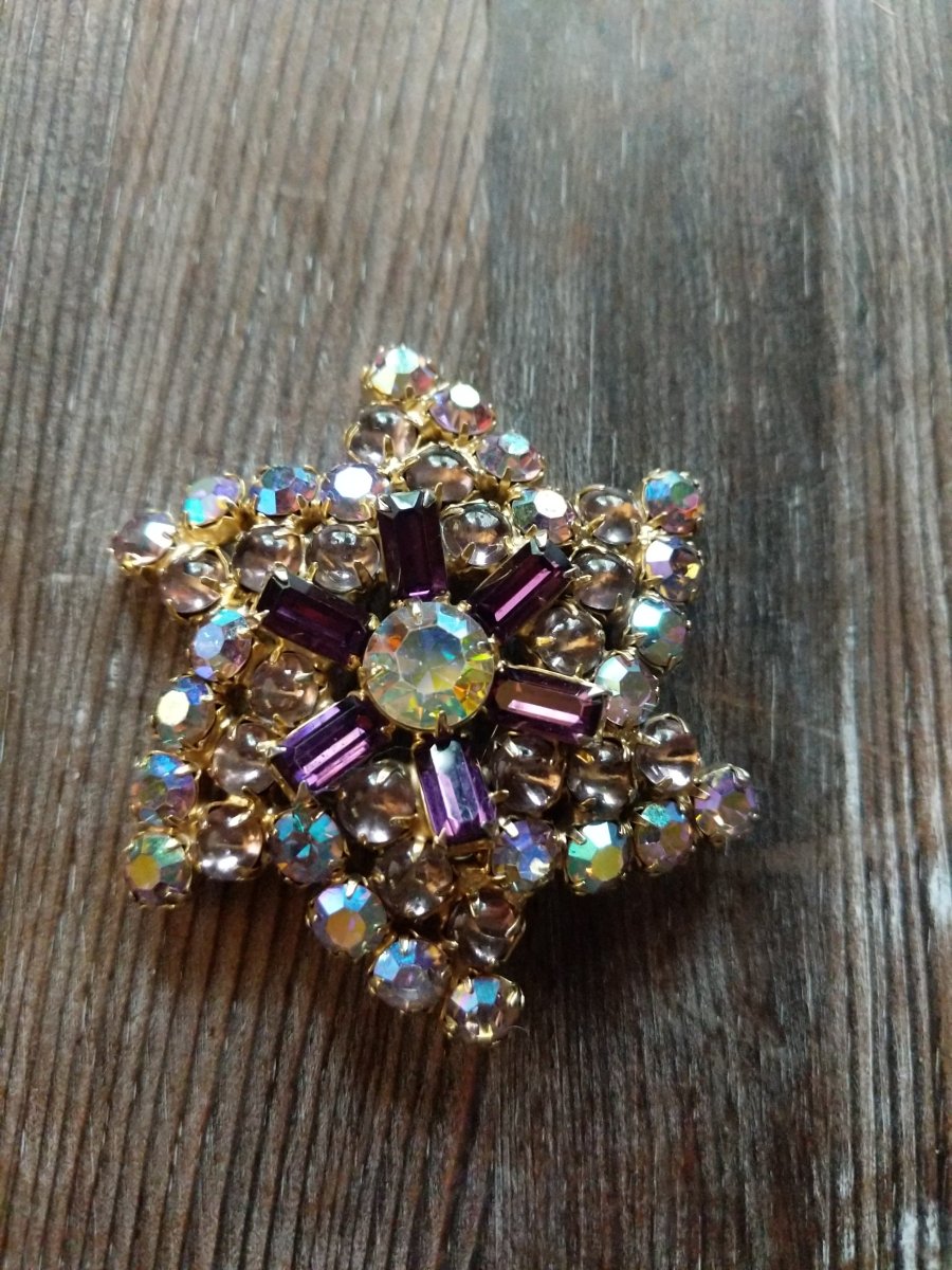 Pinwheel Flower Brooch - Dirty30 Vintage