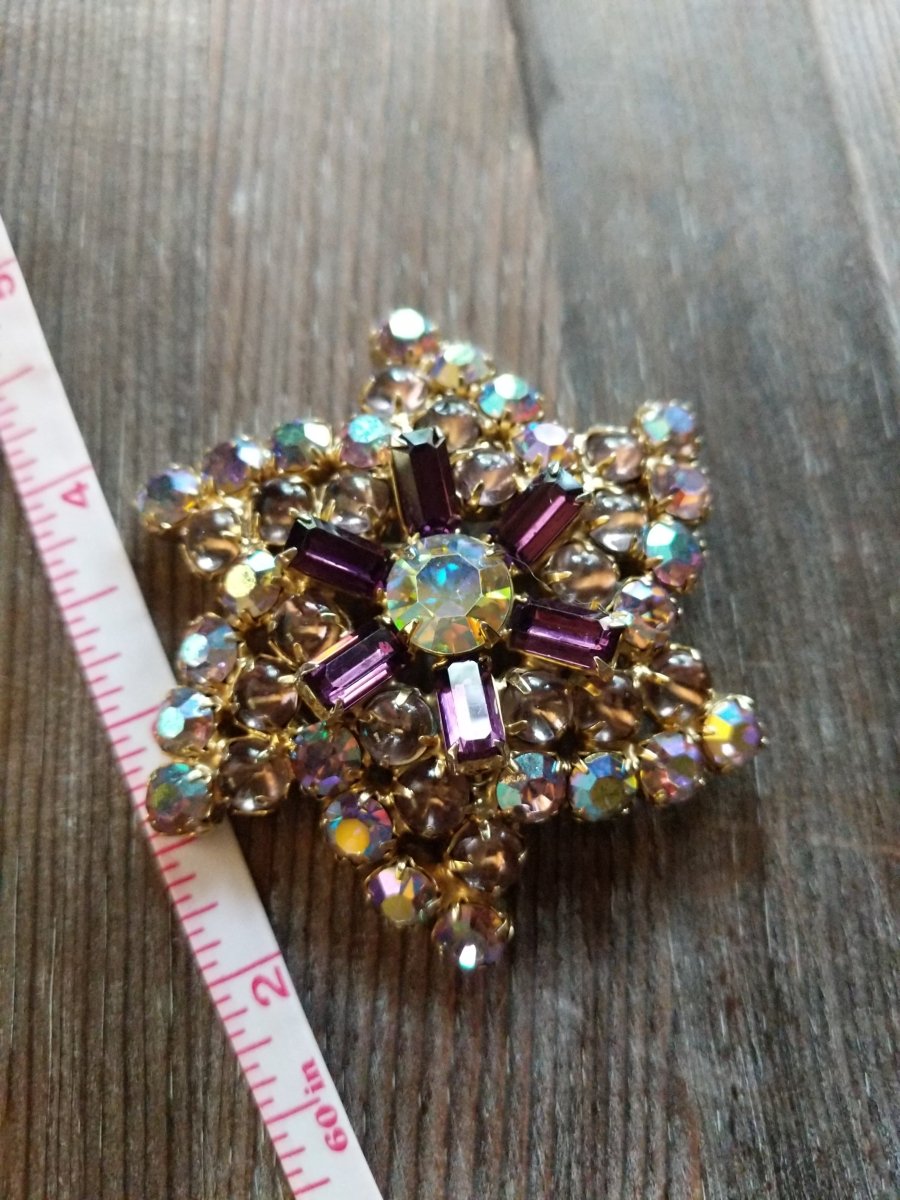 Pinwheel Flower Brooch - Dirty30 Vintage