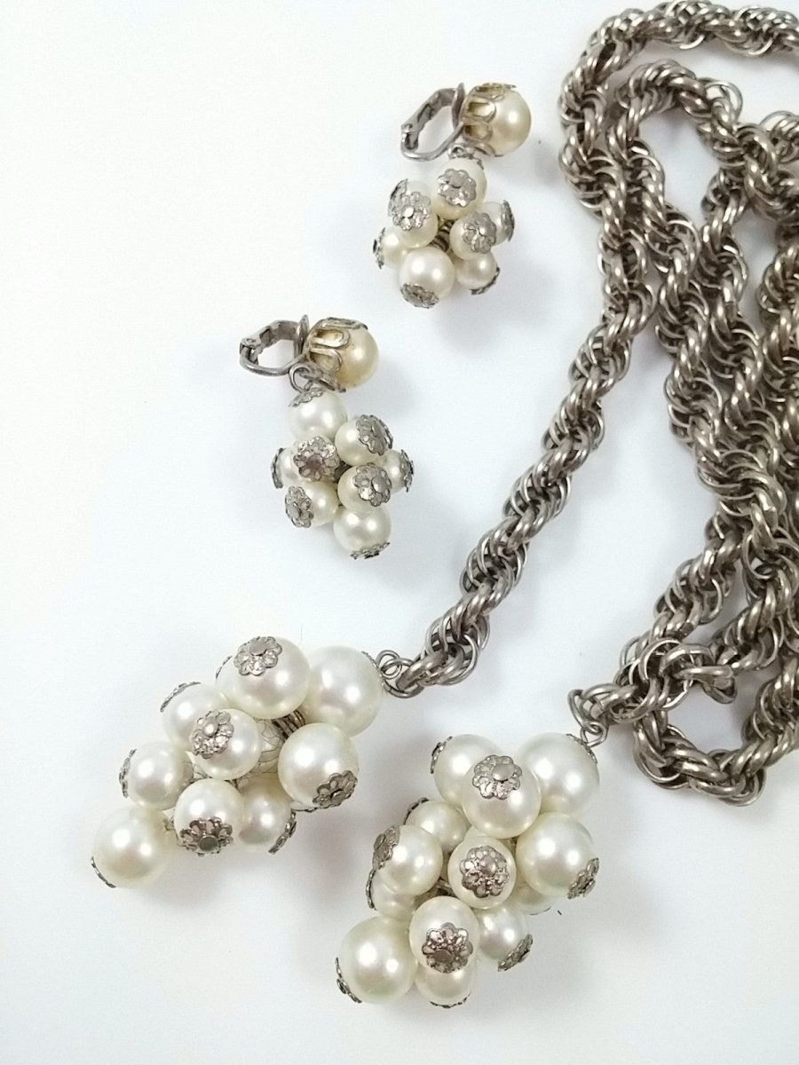 Vintage 30" Lariat Necklace w/ Pearl Clusters & Matching Earrings - Dirty30 Vintage