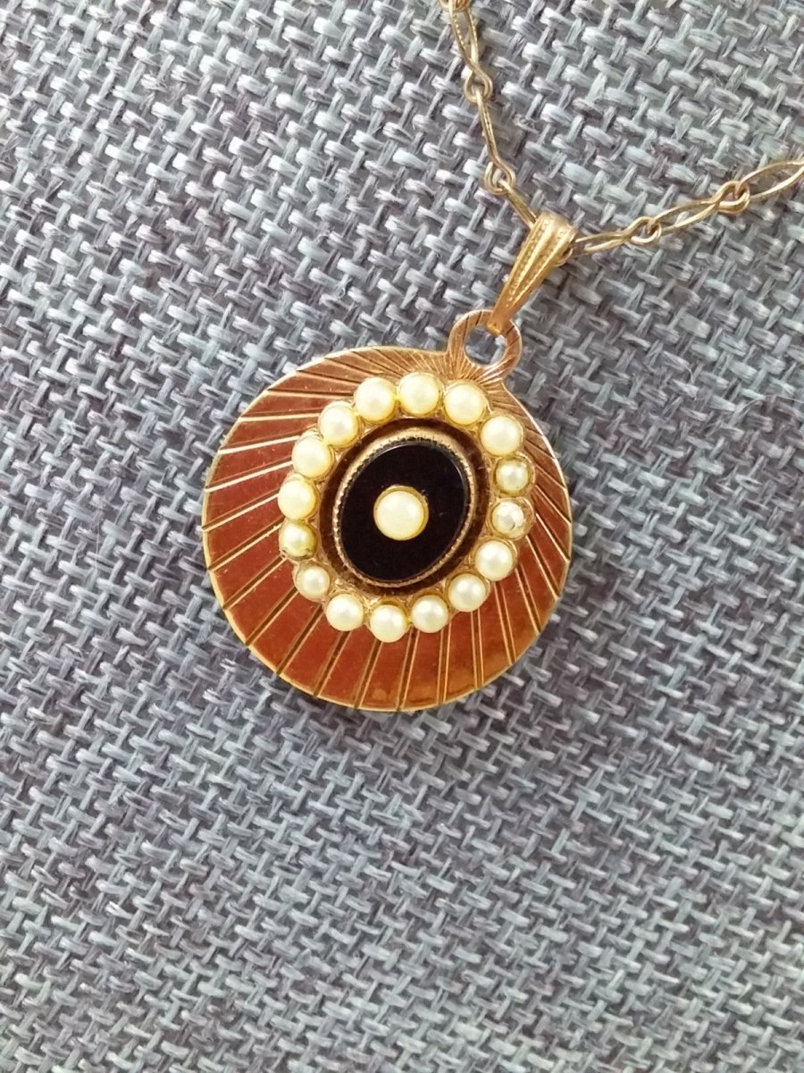 Vintage 50s Necklace & Earring Set Brass Tone w/ Black Onyx and Seed Pearl Center - Dirty30 Vintage