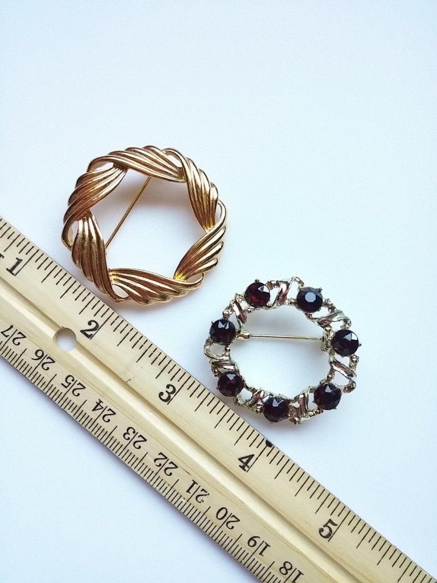 Vintage Circle Brooch Pair - Gold Tone Wreath Design w/ Garnet Colored Stones - Dirty30 Vintage