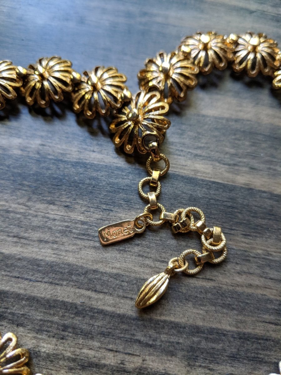 Vintage Monet Flower Design Flat 16" Necklace - Dirty30 Vintage
