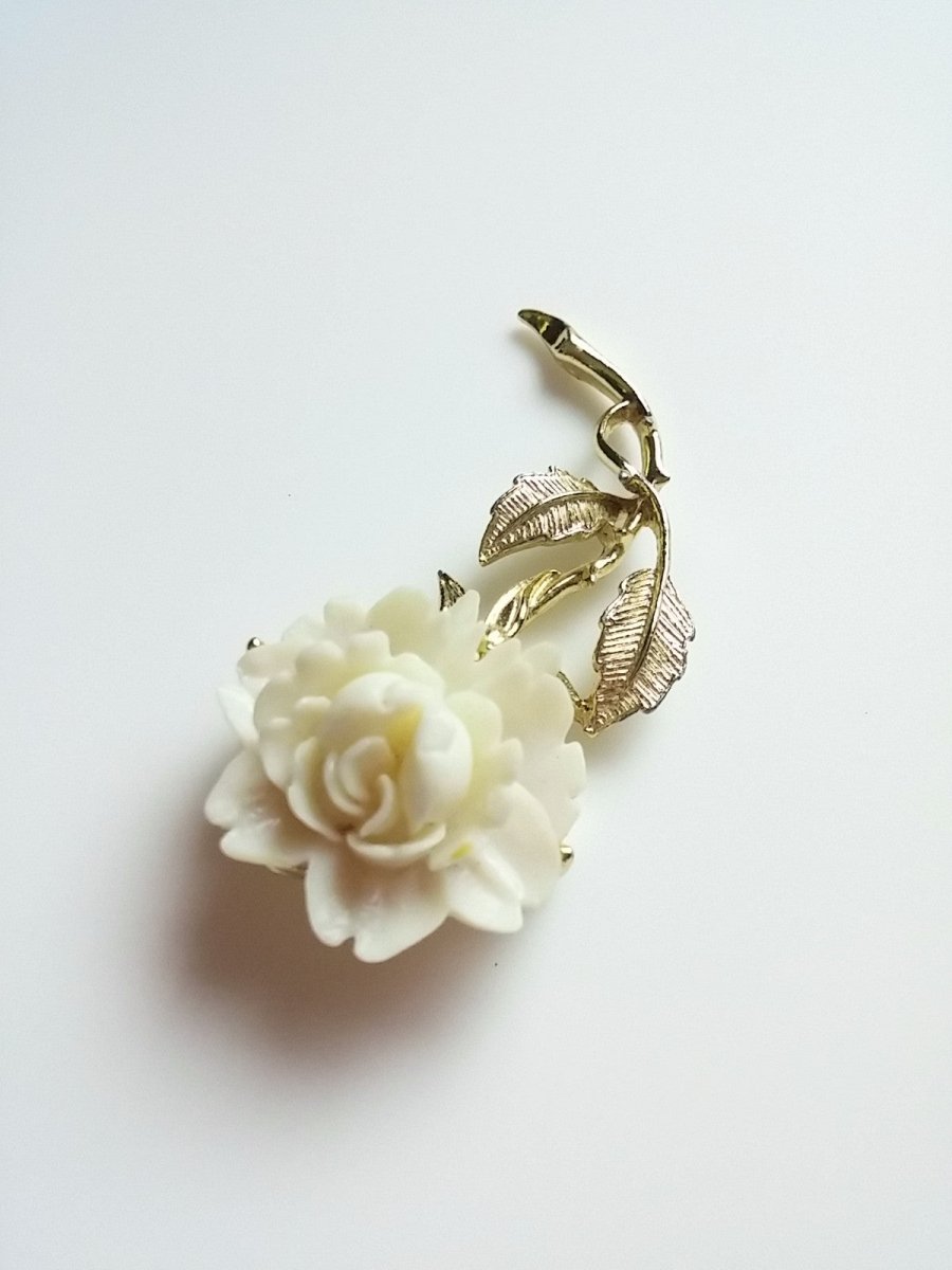 Vintage Rose Brooch Carved Celluloid Plastic Flower Pin Gold Tone - Dirty30 Vintage