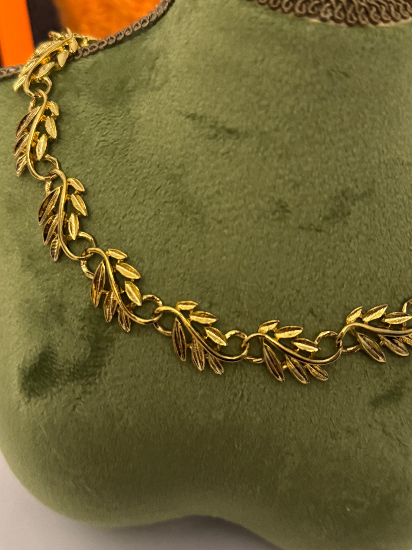 Vintage Gold Leaf Link Necklace - Garden Party Glamour