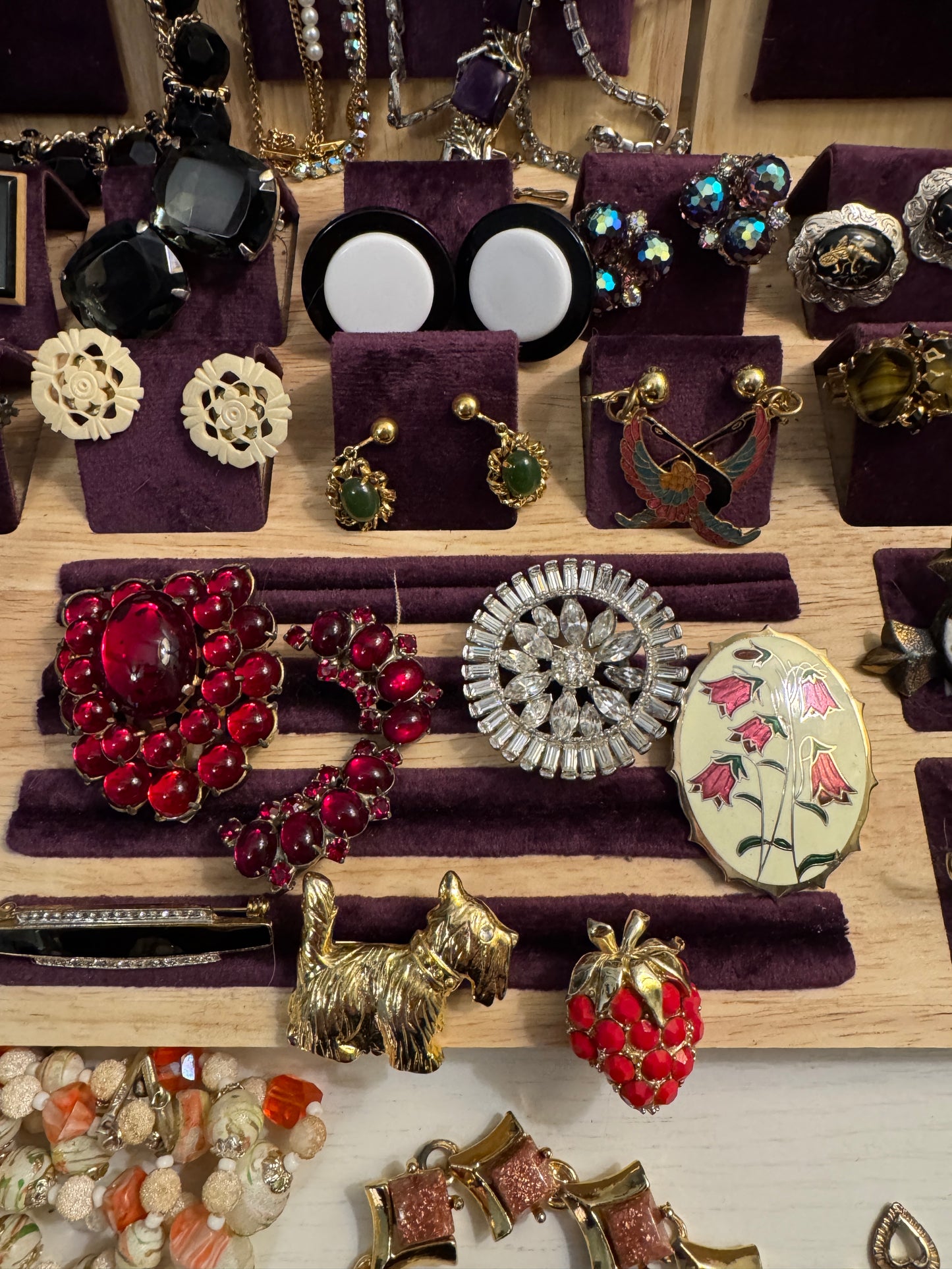 Vintage Wholesale Jewelry Lot 68 Pieces | Kramer Schreiner Carolee Jomaz Brooch | Reseller Wearable | 04