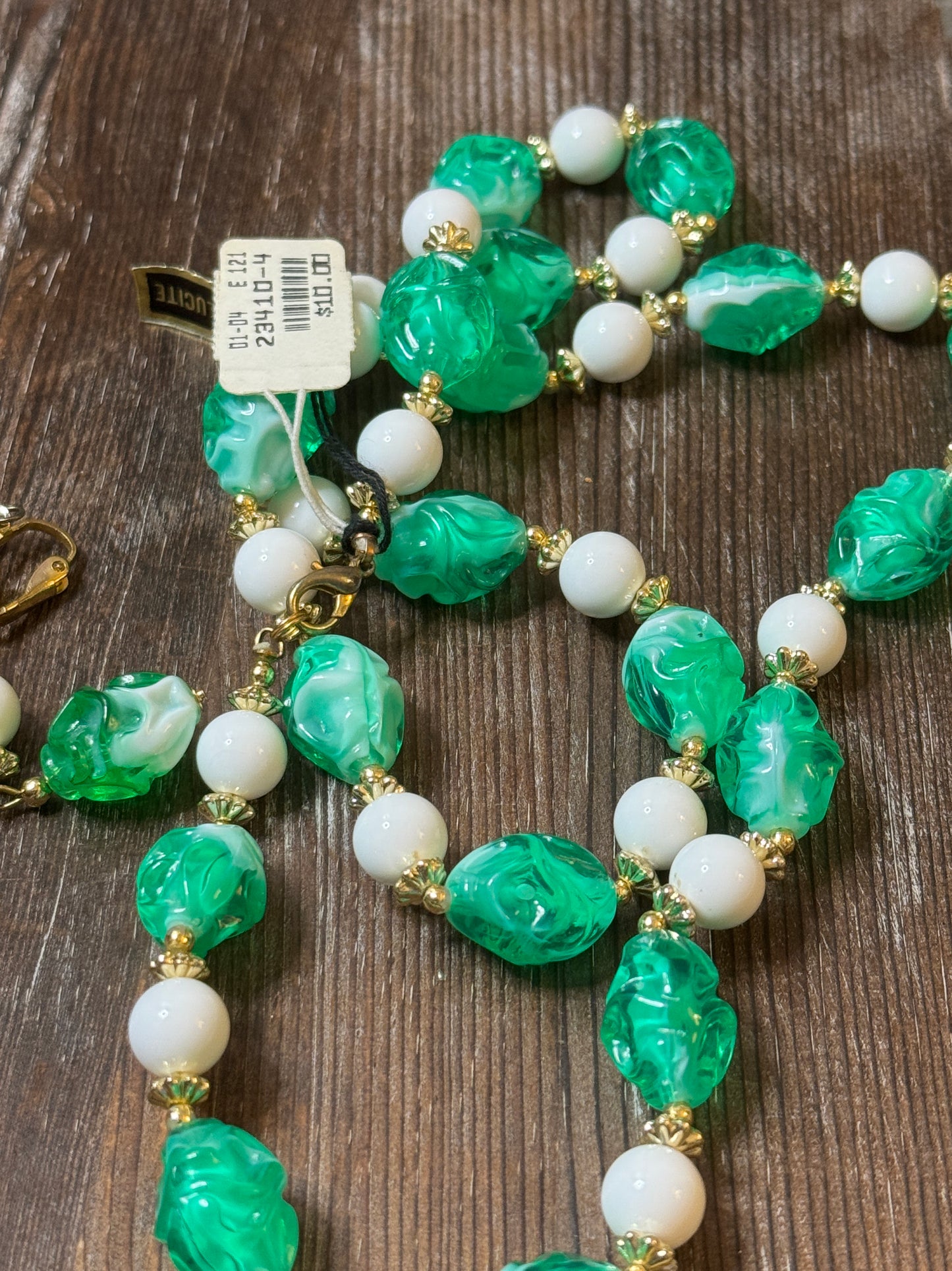 Vintage Green & White Beaded Necklace