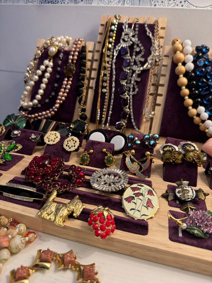 Vintage Wholesale Jewelry Lot 68 Pieces | Kramer Schreiner Carolee Jomaz Brooch | Reseller Wearable | 04