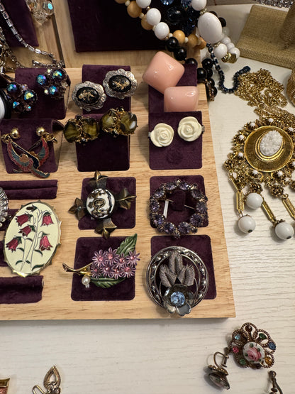 Vintage Wholesale Jewelry Lot 68 Pieces | Kramer Schreiner Carolee Jomaz Brooch | Reseller Wearable | 04