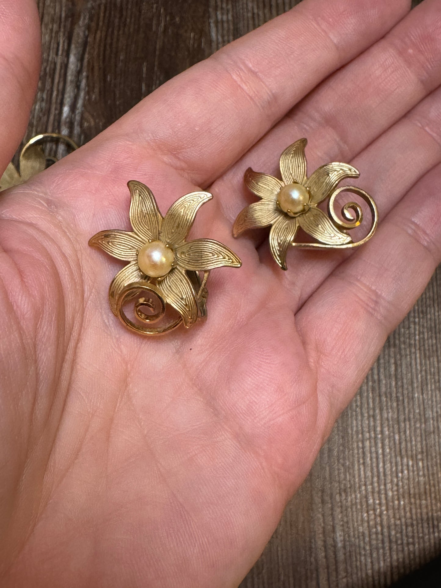 Vintage STAR Signed Gold-Tone Floral Brooch and Clip Earring Set with Faux Pearls