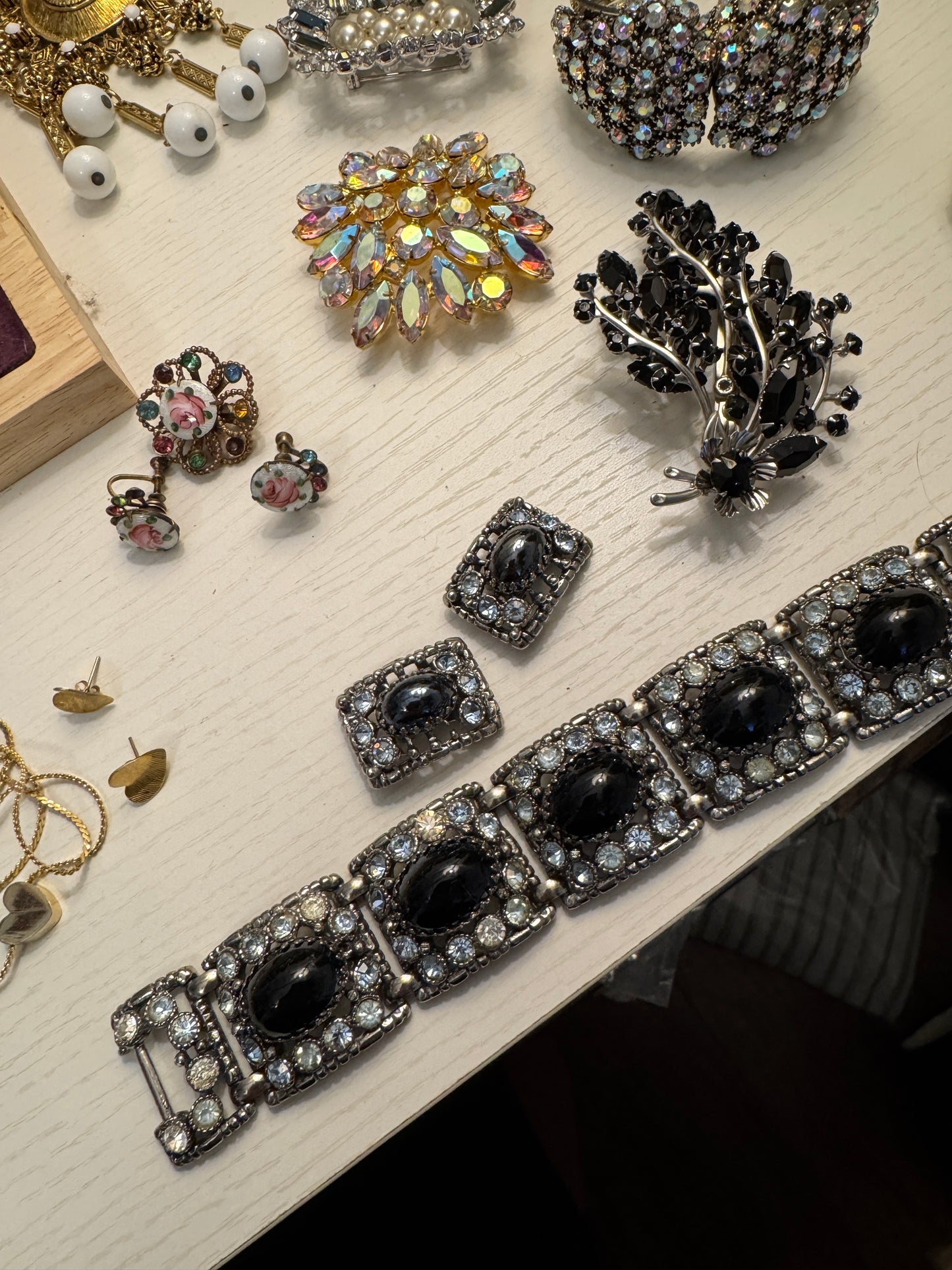 Vintage Wholesale Jewelry Lot 68 Pieces | Kramer Schreiner Carolee Jomaz Brooch | Reseller Wearable | 04