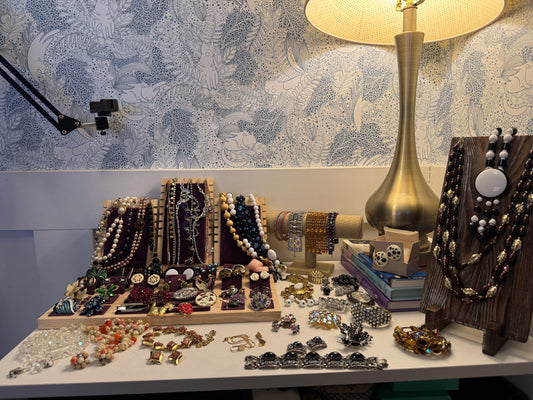Vintage Wholesale Jewelry Lot 68 Pieces | Kramer Schreiner Carolee Jomaz Brooch | Reseller Wearable | 04