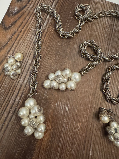 Vintage Faux Pearl Cluster Lariat Rope Chain Necklace Clip Earrings Married Set 1960s