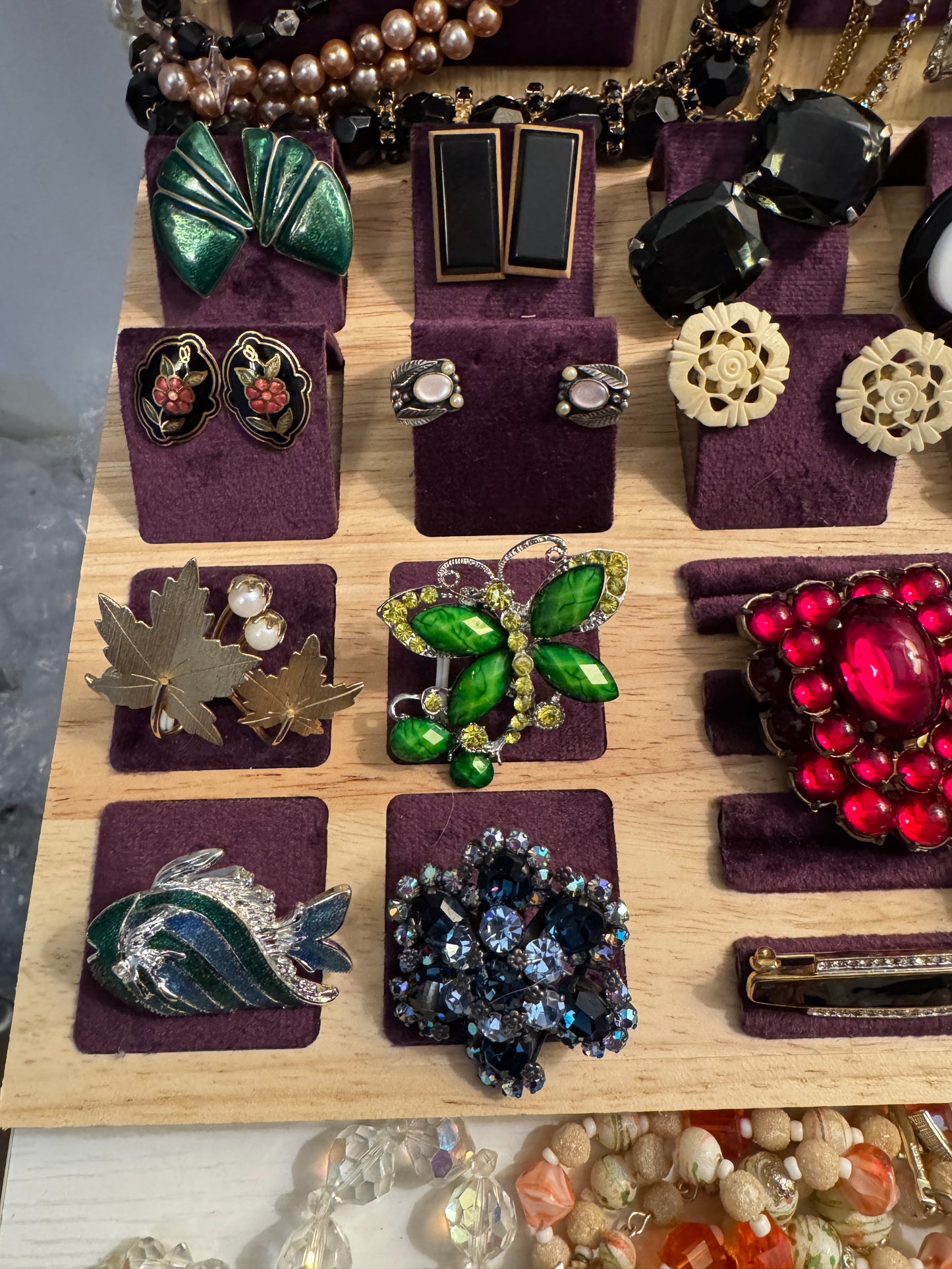 Vintage Wholesale Jewelry Lot 68 Pieces | Kramer Schreiner Carolee Jomaz Brooch | Reseller Wearable | 04