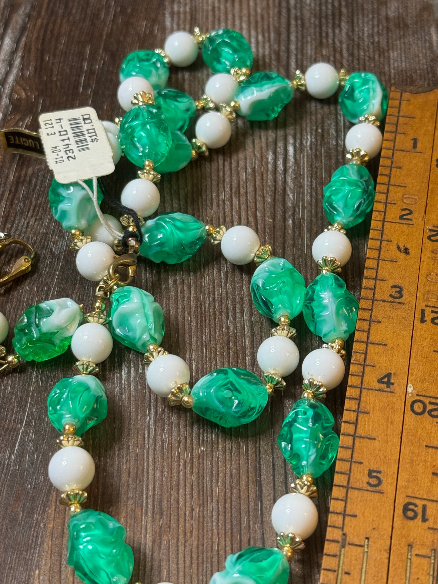 Vintage Green & White Beaded Necklace