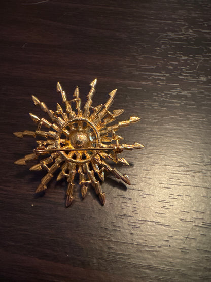 Vintage Gold Starburst Brooch with Pearl Center - Mid-Century Atomic Pin