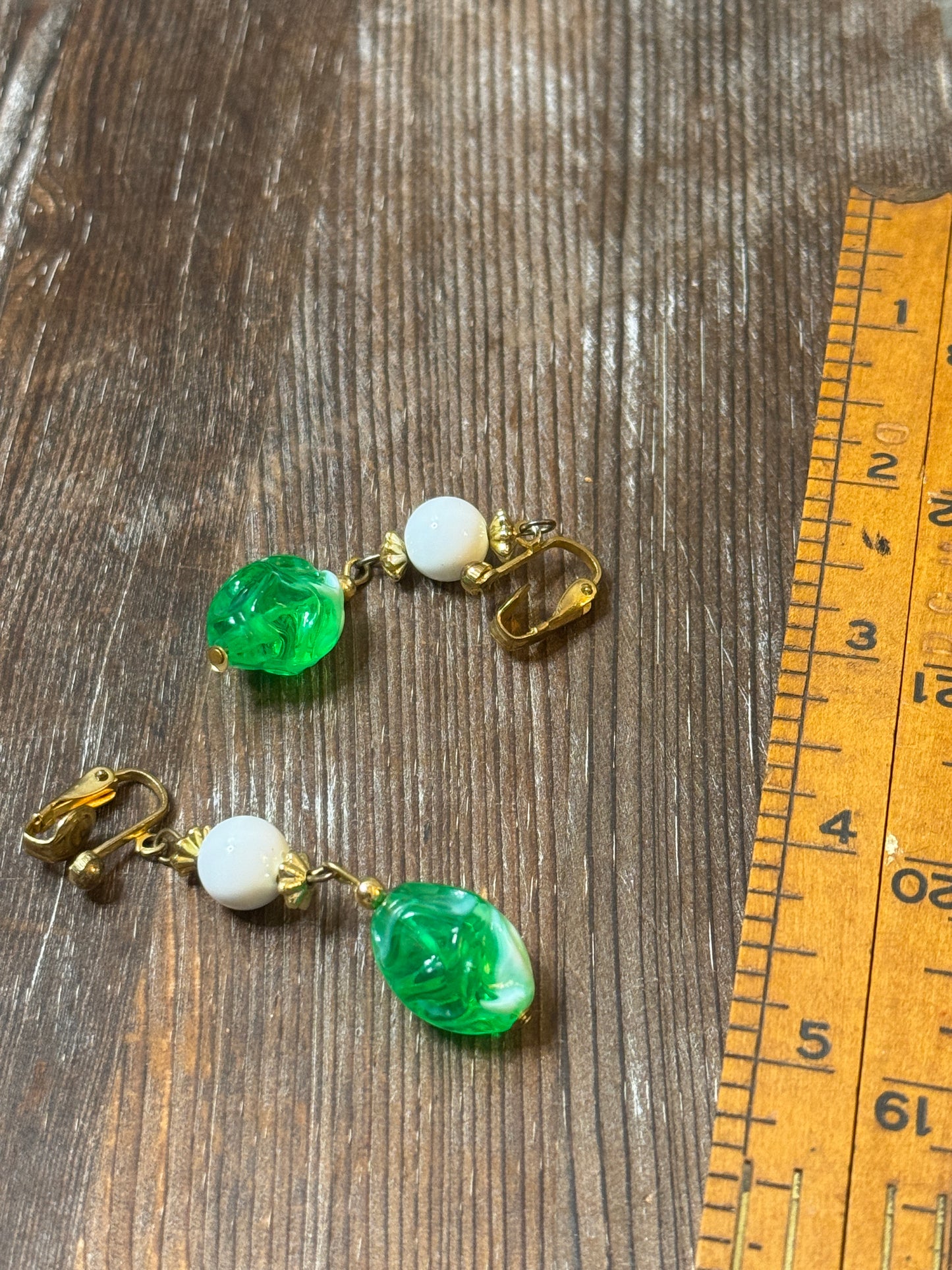 Vintage Green & White Beaded Necklace