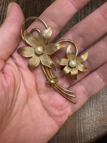 Vintage STAR Signed Gold-Tone Floral Brooch and Clip Earring Set with Faux Pearls