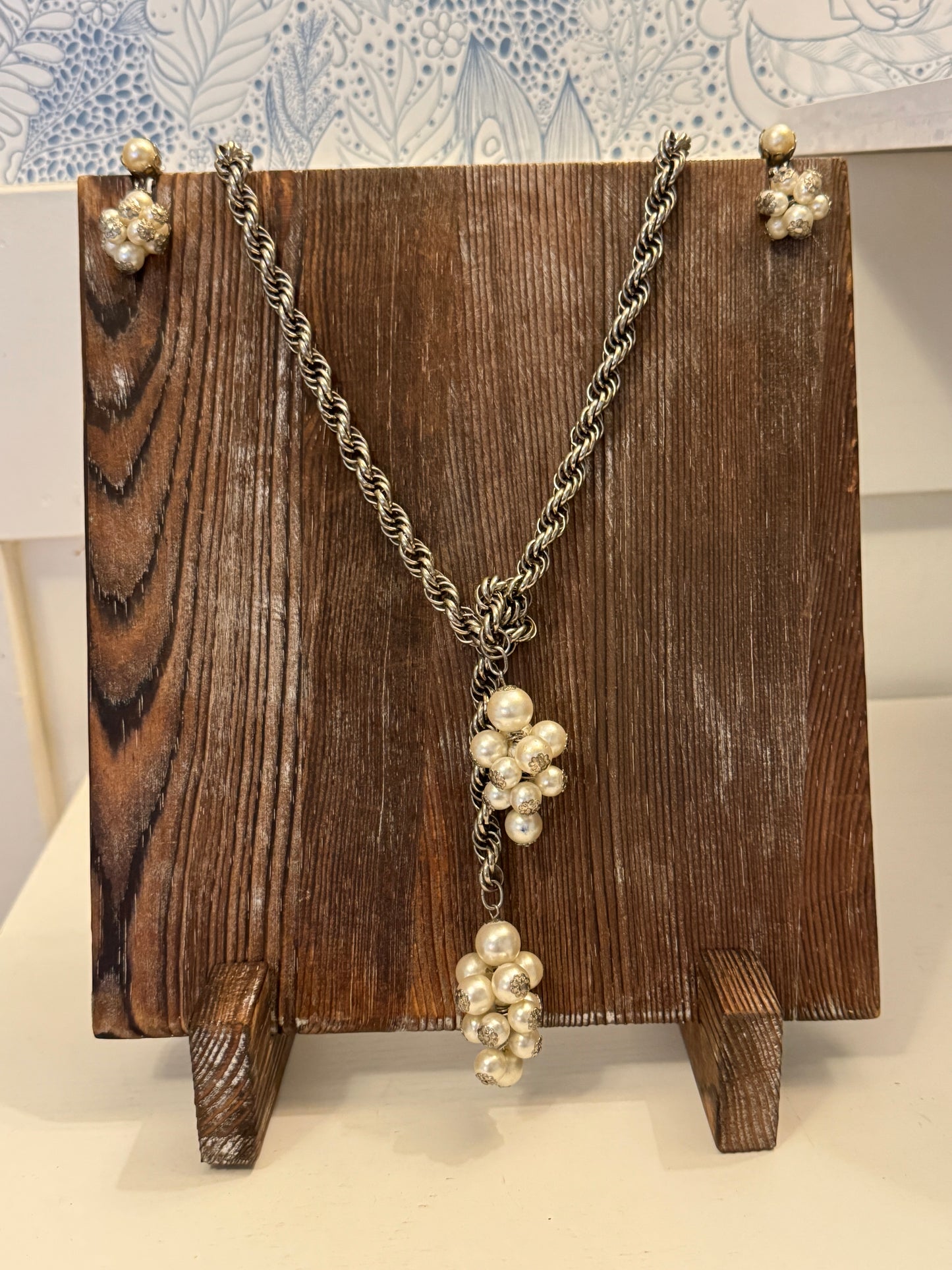 Vintage Faux Pearl Cluster Lariat Rope Chain Necklace Clip Earrings Married Set 1960s