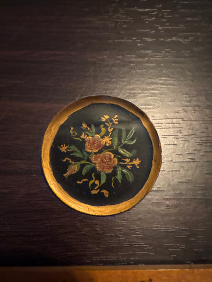 Charming Vintage Hand-Painted Floral Compact Brooch - Garden Party Treasure