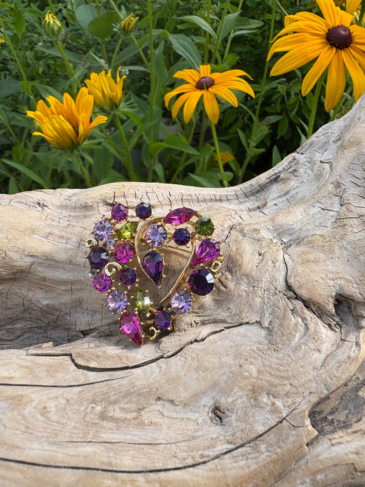 Stunning vintage brooch from Dirty30Vintage. Authentic vintage jewelry with character & style. Perfect vintage accessory with fast shipping!