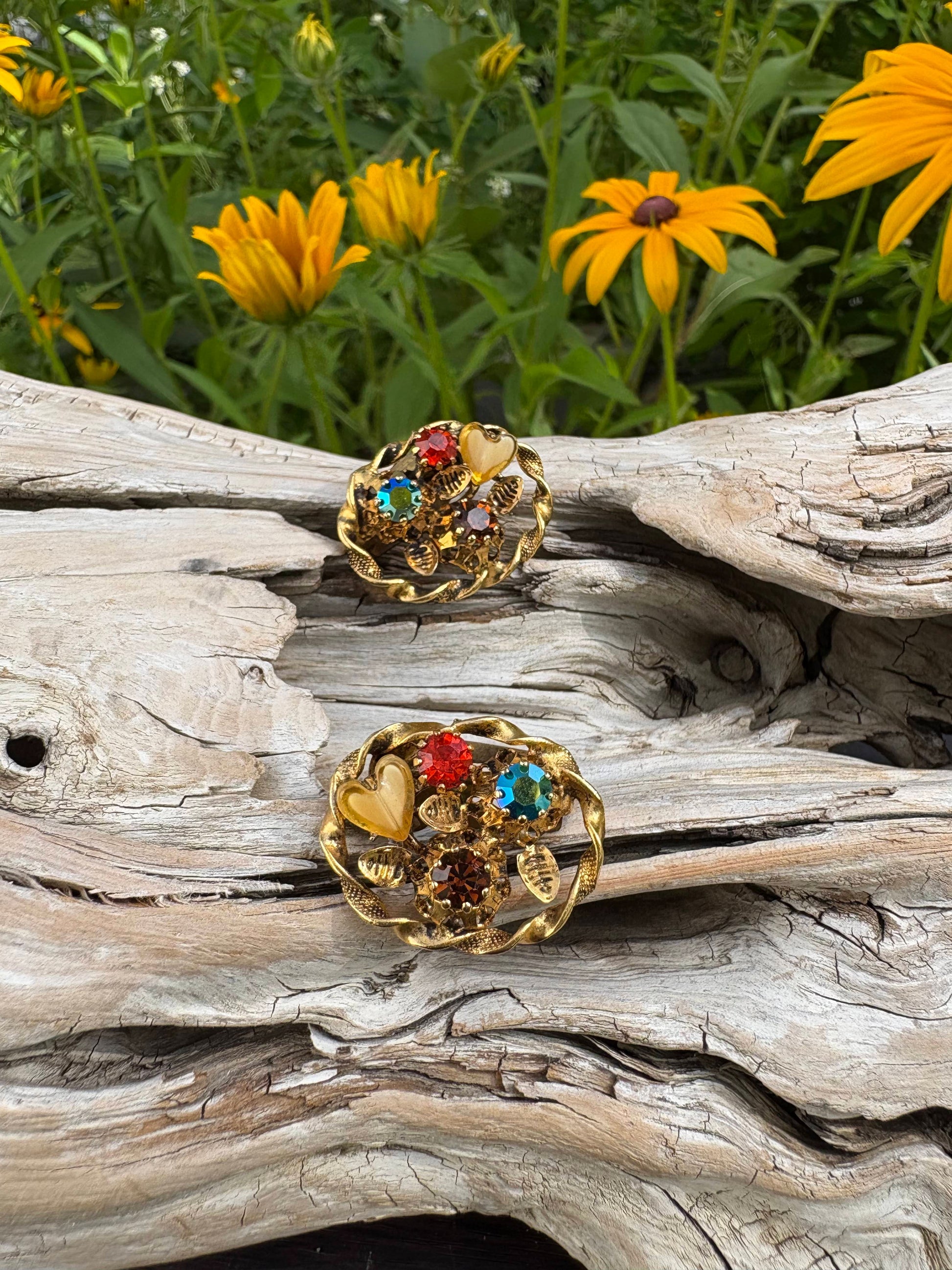 Gorgeous vintage earrings at Dirty30Vintage. Authentic vintage jewelry with character & style. Shop vintage earrings with fast shipping!