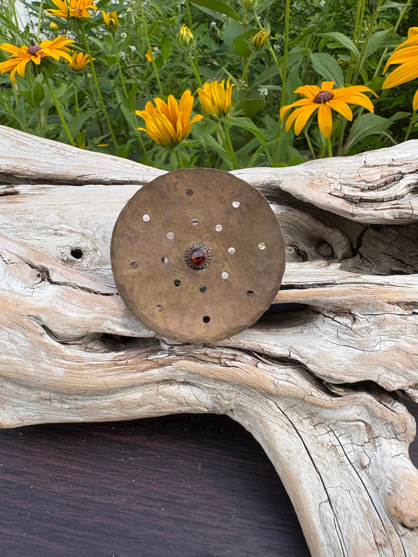Stunning vintage brooch from Dirty30Vintage. Authentic vintage jewelry with character & style. Perfect vintage accessory with fast shipping!