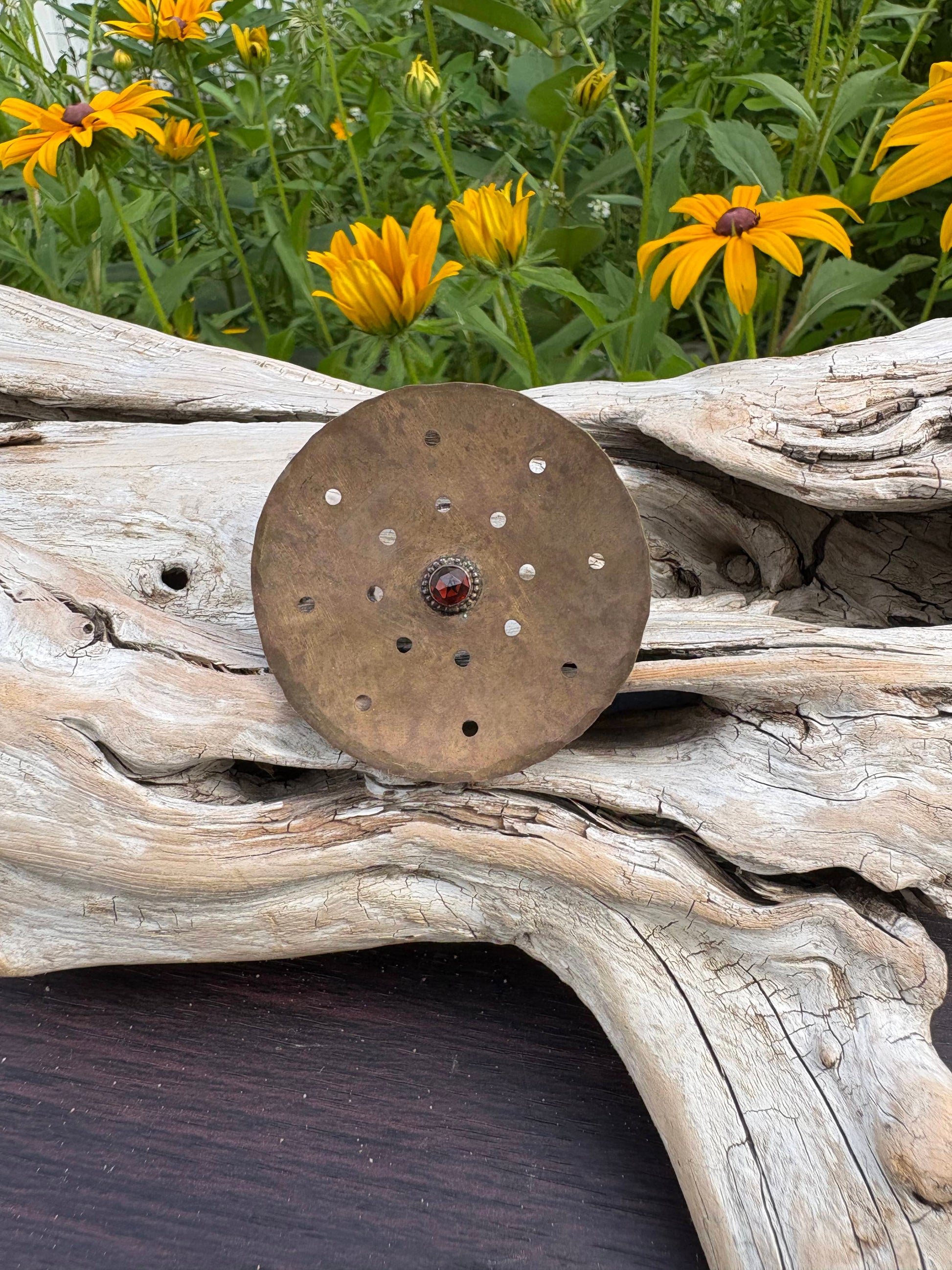 Stunning vintage brooch from Dirty30Vintage. Authentic vintage jewelry with character & style. Perfect vintage accessory with fast shipping!