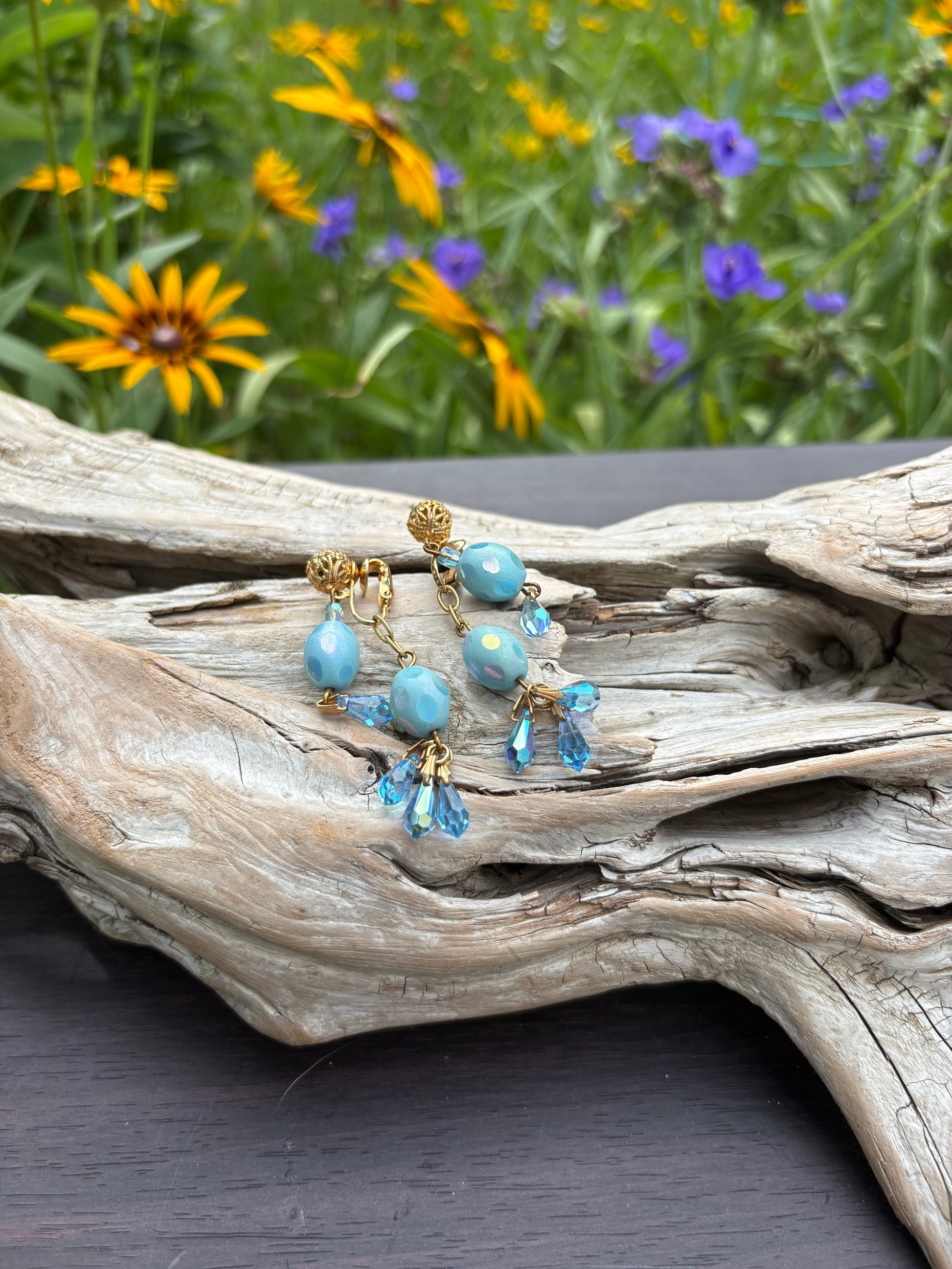 Gorgeous vintage earrings at Dirty30Vintage. Authentic vintage jewelry with character & style. Shop vintage earrings with fast shipping!