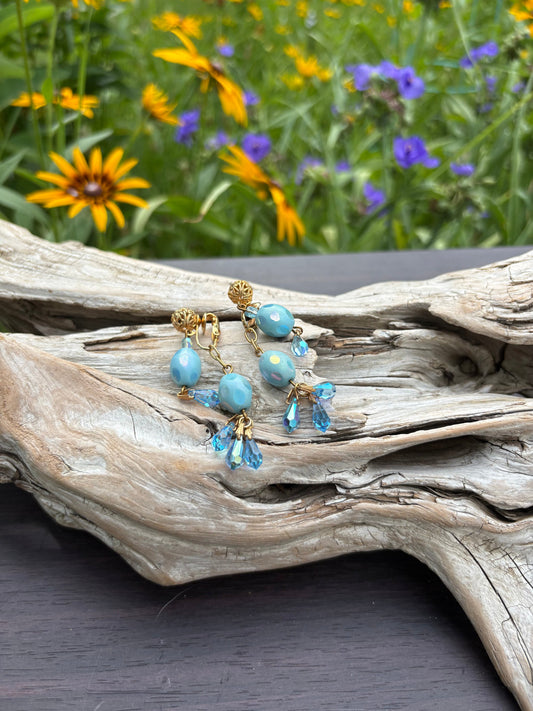 Gorgeous vintage earrings at Dirty30Vintage. Authentic vintage jewelry with character & style. Shop vintage earrings with fast shipping!