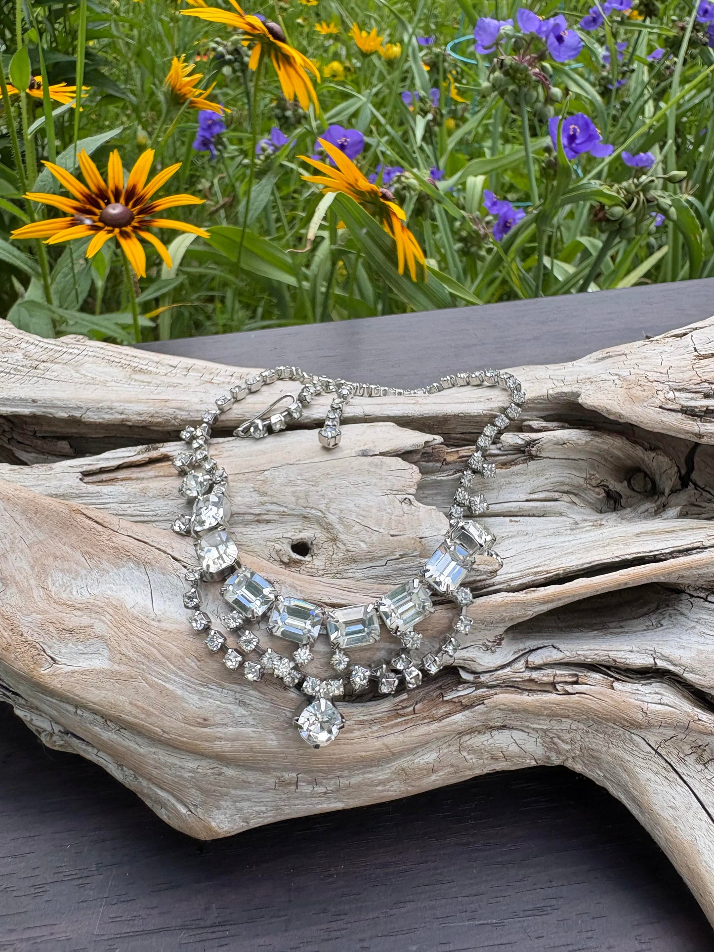 Beautiful vintage necklace from Dirty30Vintage. Authentic vintage jewelry with character & style. Timeless vintage jewelry pieces!