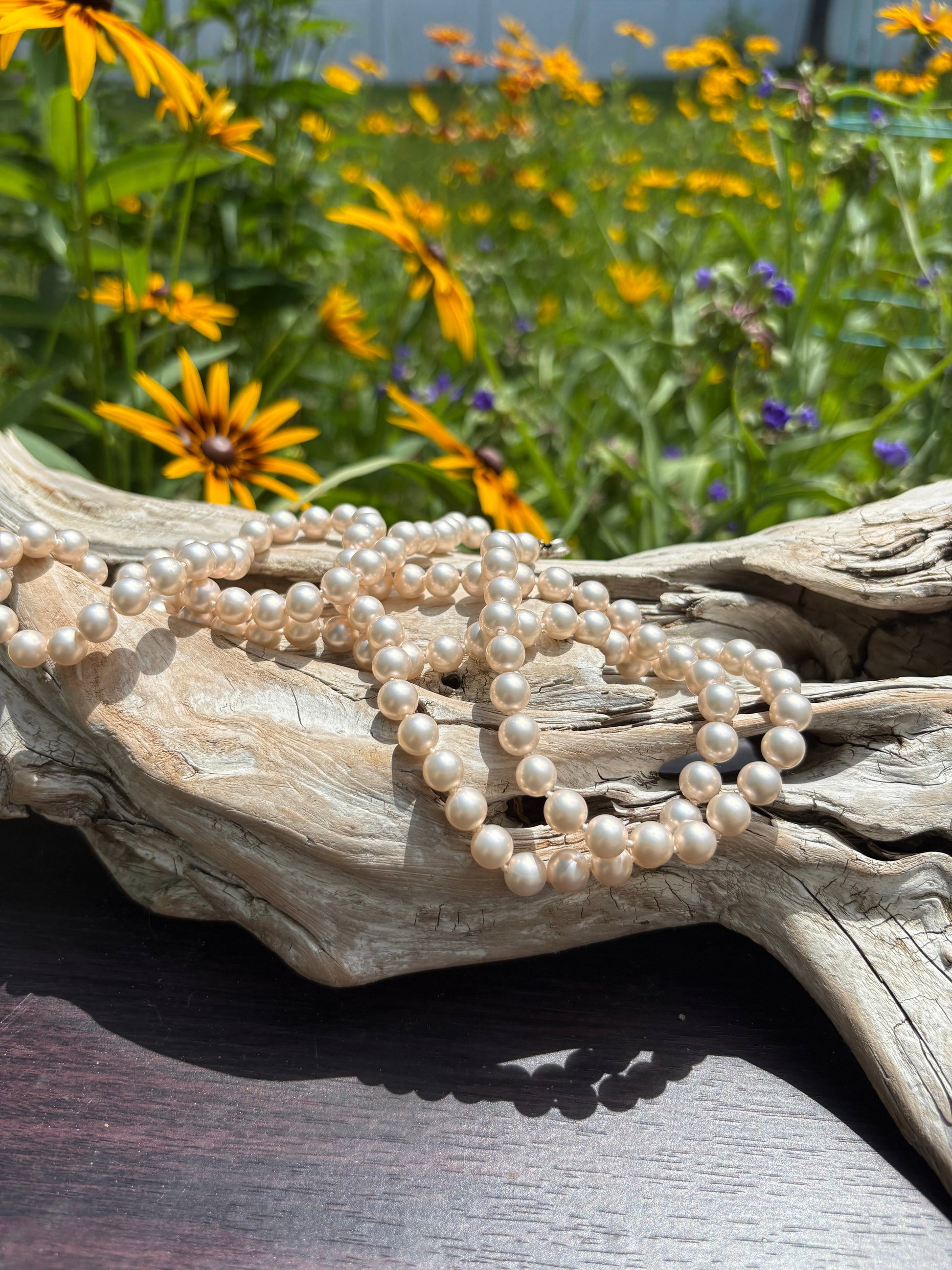 Beautiful vintage necklace from Dirty30Vintage. Authentic vintage jewelry with character & style. Timeless vintage jewelry pieces!
