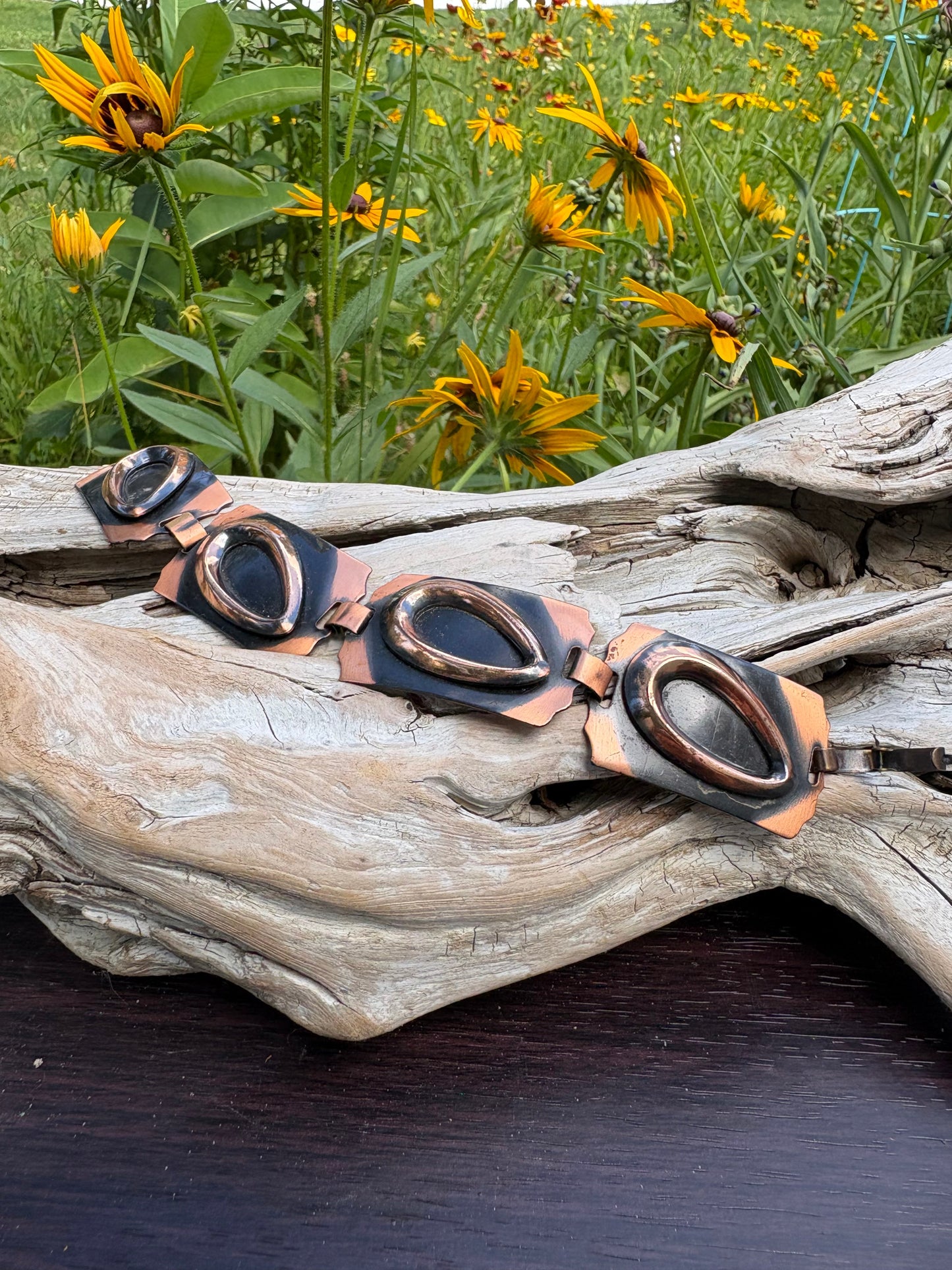 Vintage bracelet collection at Dirty30Vintage. Authentic vintage jewelry with character & style. Classic vintage jewelry sets!