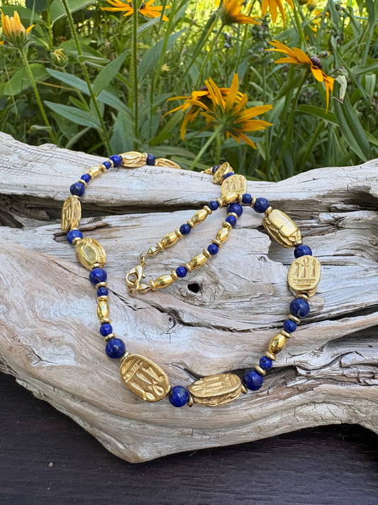 Beautiful vintage necklace from Dirty30Vintage. Authentic vintage jewelry with character & style. Timeless vintage jewelry pieces!