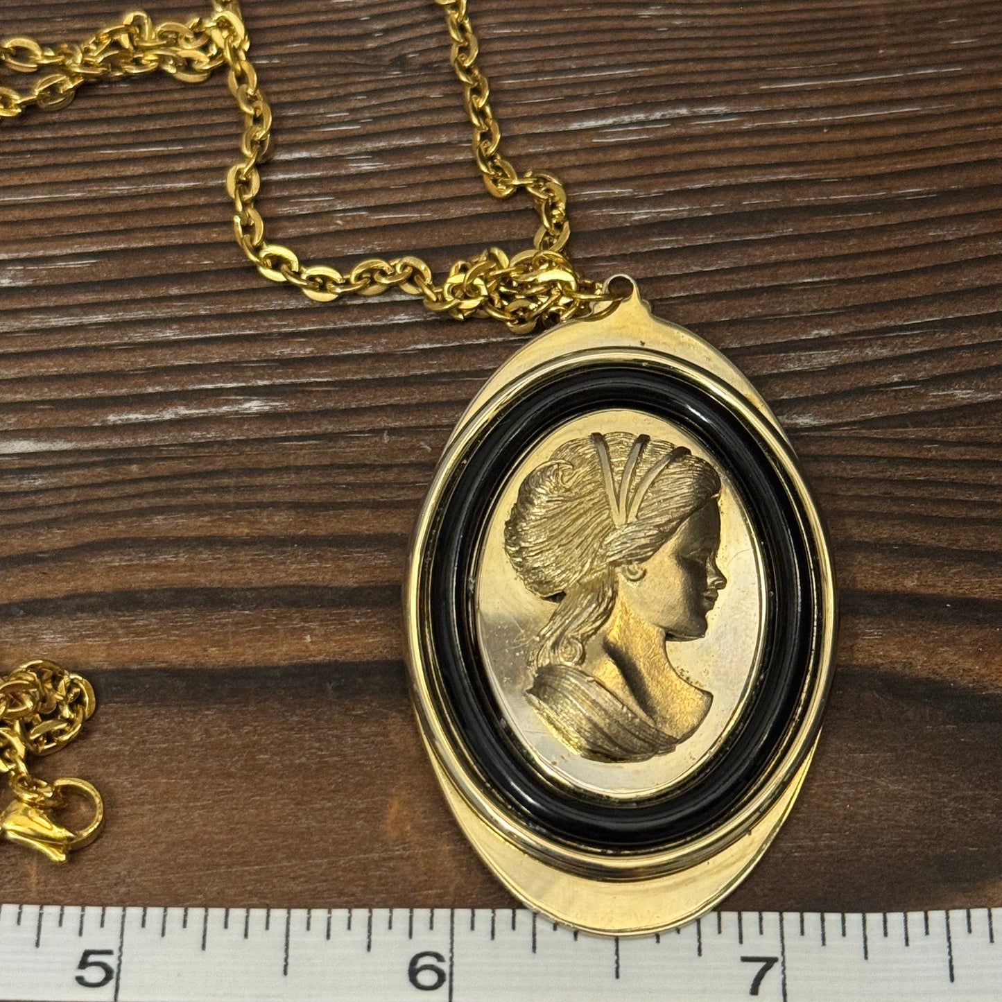 Vintage Avon Cameo Pendant Necklace Black Gold Roman Profile